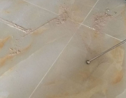 光泽瓷砖空鼓维修公司分享粘合剂选择不当在瓷砖铺贴过程中可能导致以下问题